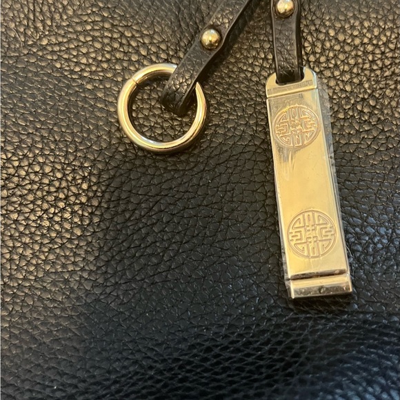 Brand New Reversible Vegan Tote With Insert! - Picture 4 of 8